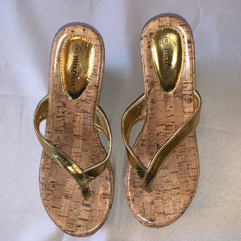 sandals - Picture 2 of 6